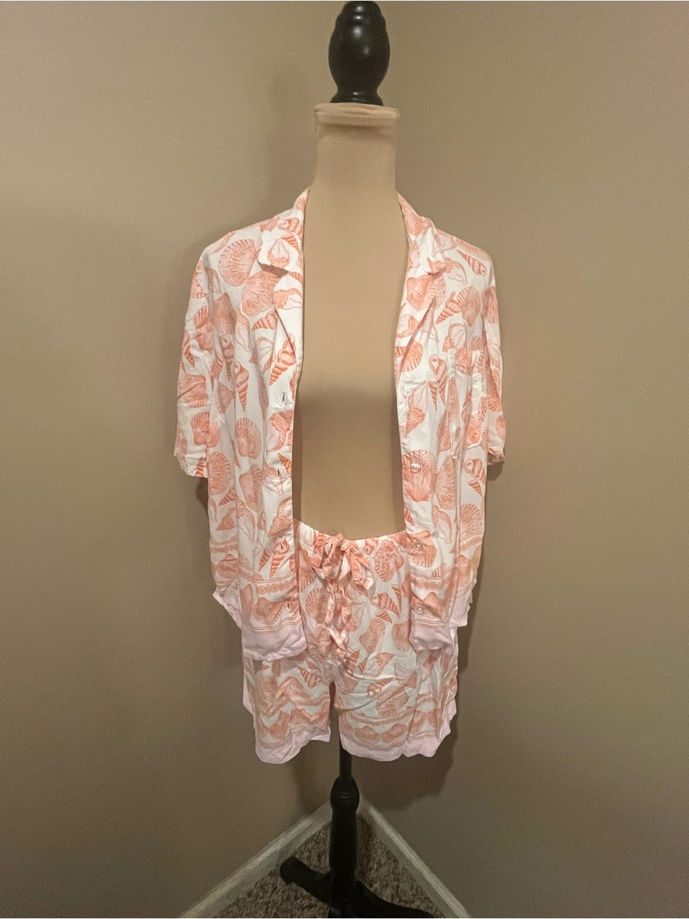 Comp Sleep Two-Piece Shorts Lounge Set in White & Coral Shell Print, Med